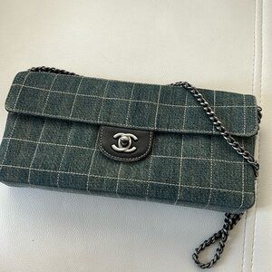 Chanel vintage shoulder bag